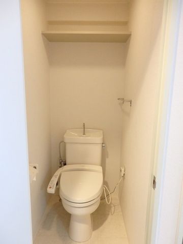 トイレ　参考写真（同物件別部屋）