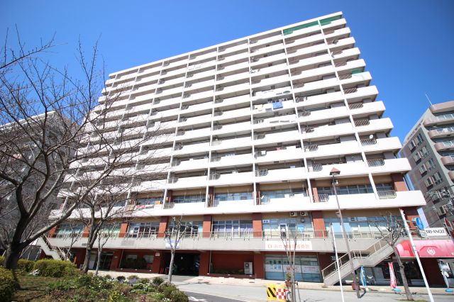 建物外観　横須賀中央駅から徒歩12分！マンションタイプの物件です！