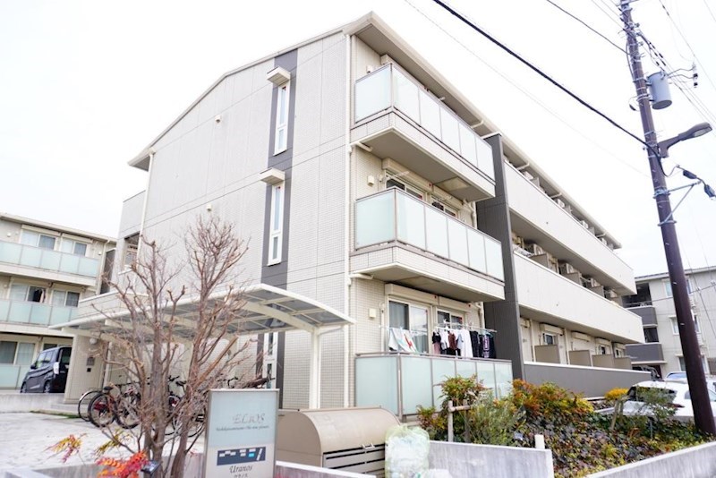 建物外観　吉川駅徒歩8分（640ｍ）