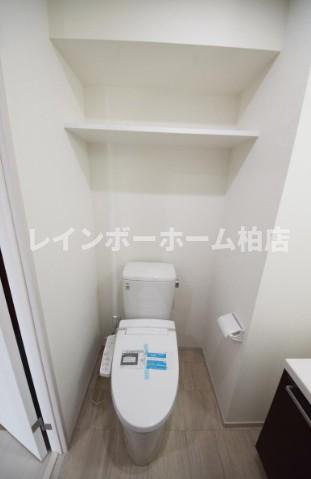 トイレ　温水洗浄便座です