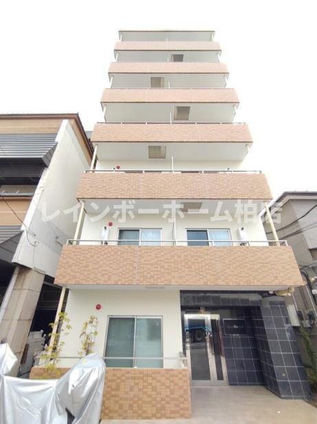 エントランス　落ち着いたエントランスです
