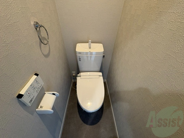 トイレ　こちらはトイレになります。ウォシュレット機能付きです。