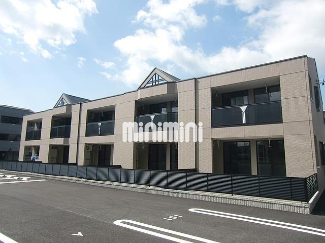 建物外観　１階は庭付きです。