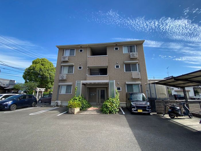 クレマンティーヌ A棟の外観写真