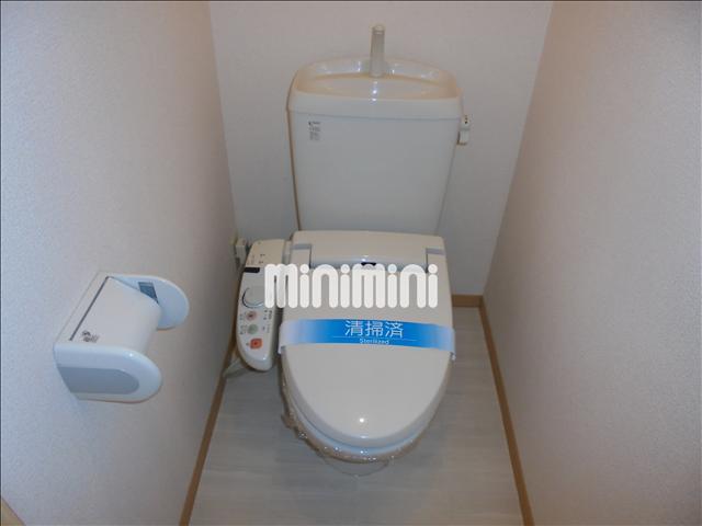 トイレ　温水洗浄便座、洋式トイレです。