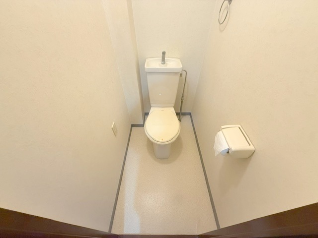 阪急京都線 上新庄駅 徒歩14分 9階建 築32年のトイレ写真