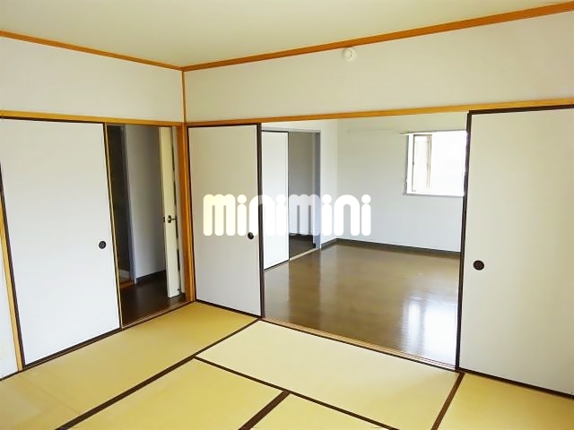 パレス小長井の居間写真