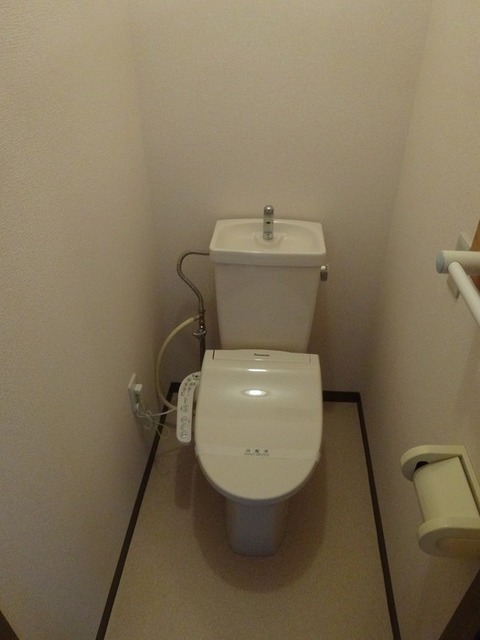 阪急箕面線 箕面駅 徒歩7分 2階建 築31年のトイレ写真