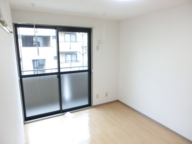 その他部屋・スペース　室内物干しが付いています。