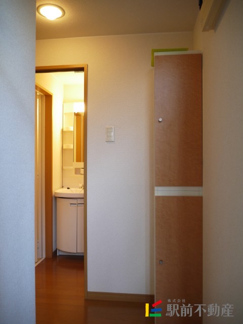 玄関　写真は同タイプ別部屋