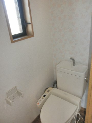 熊本市電健軍線 健軍校前駅 徒歩21分 2階建 築26年のトイレ写真