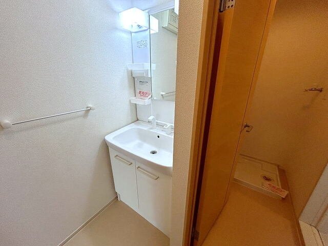 洗面設備　脱衣スペースもあります