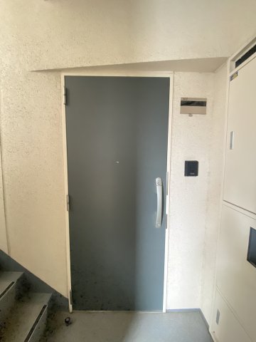 玄関　同物件別号室