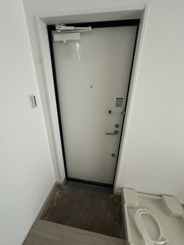 玄関　※303号室参照