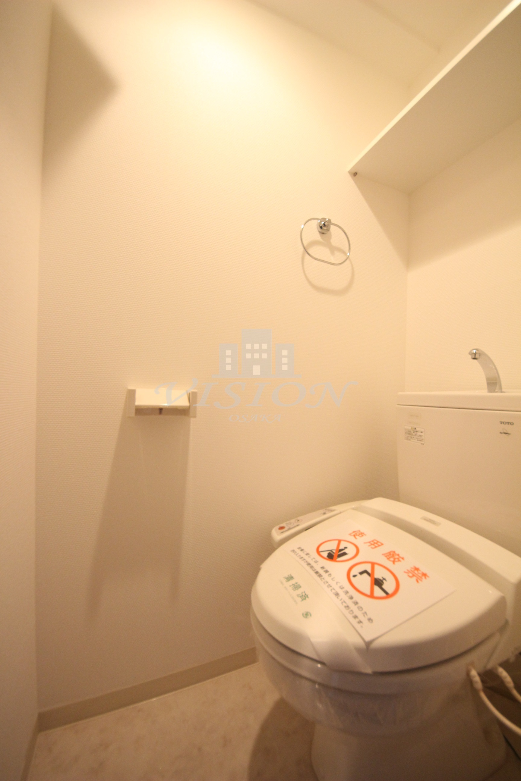 地下鉄御堂筋線 江坂駅 徒歩5分 10階建 築19年のトイレ写真