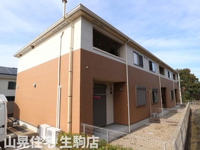 生駒郡平群町大字椣原のアパートの建物外観