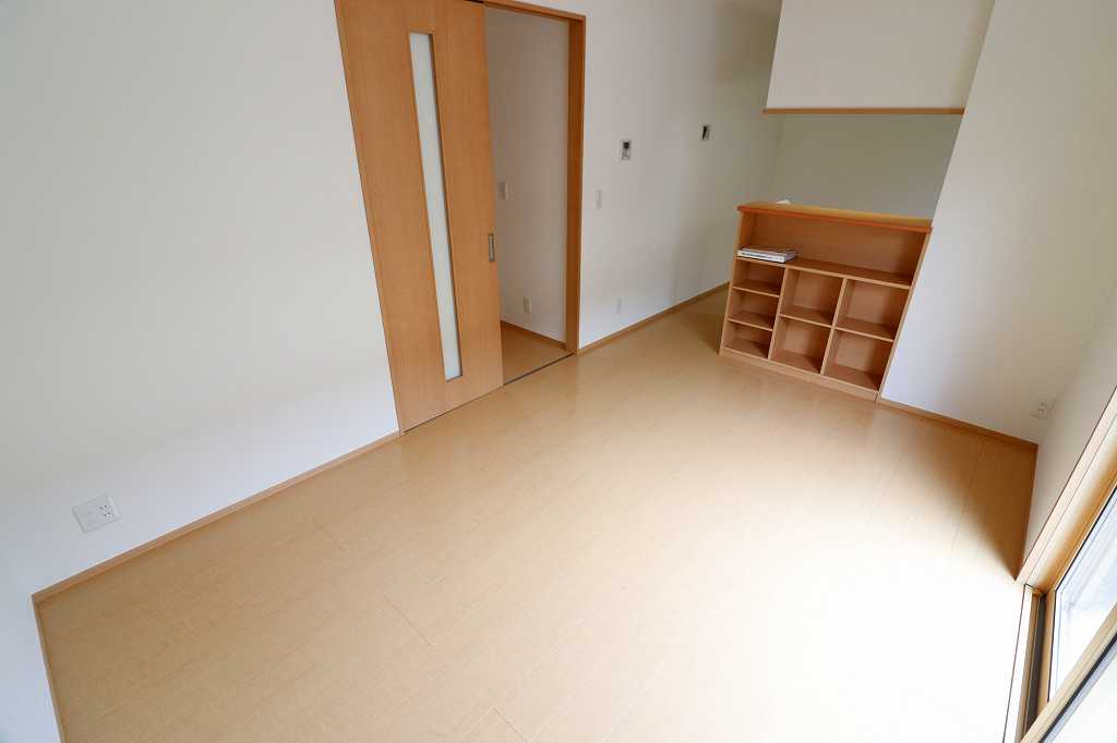 居室・リビング　※同物件、別部屋の写真です。