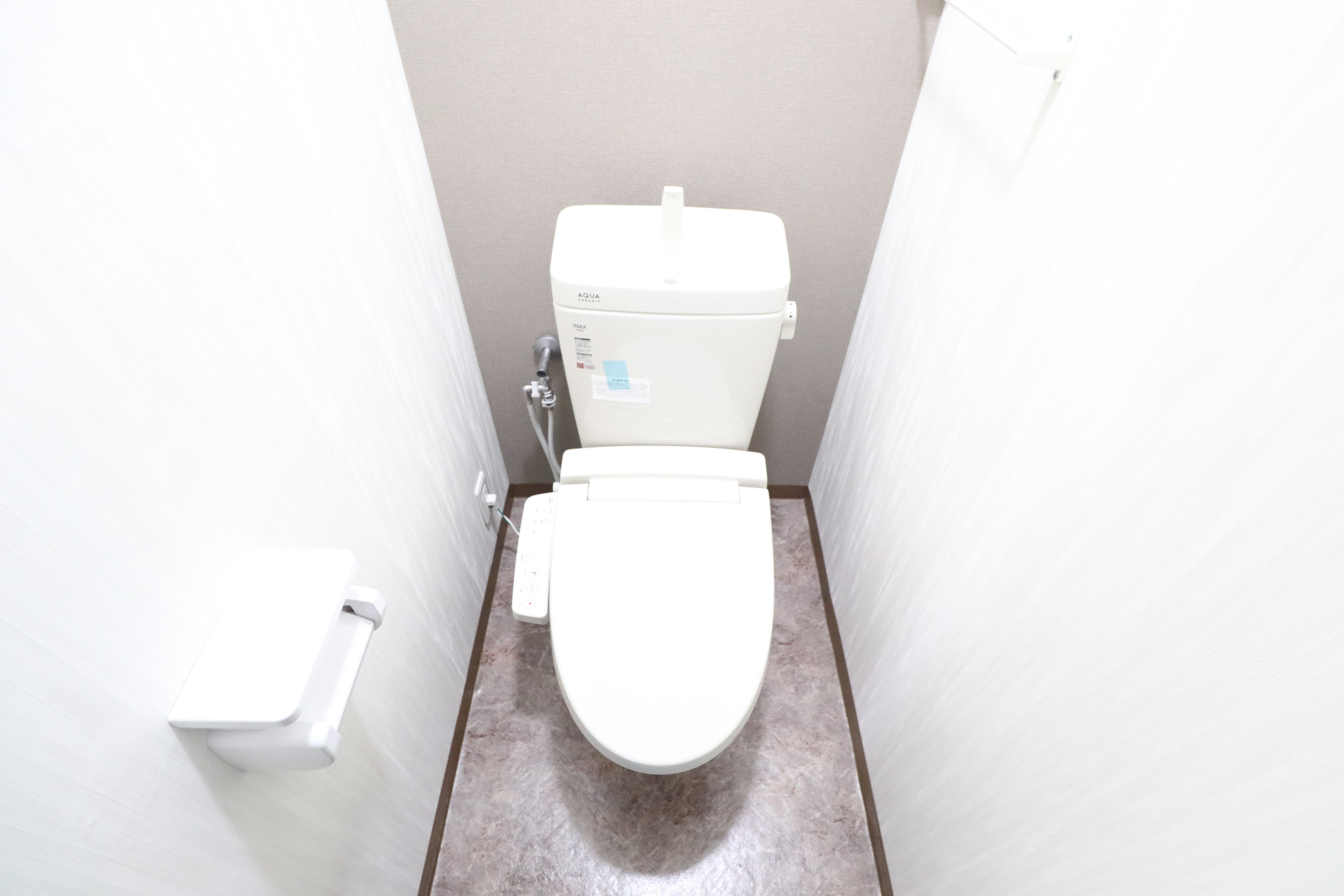 トイレ　温水洗浄便座★