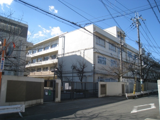 中学校　長岡京市立長岡中学校（中学校）まで959m
