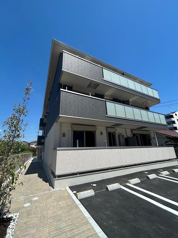 神戸市西区北別府のアパートの建物外観
