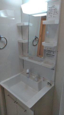 【富山市鹿島町のアパートの洗面設備】