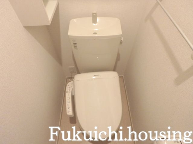【世田谷区上北沢のアパートのトイレ】