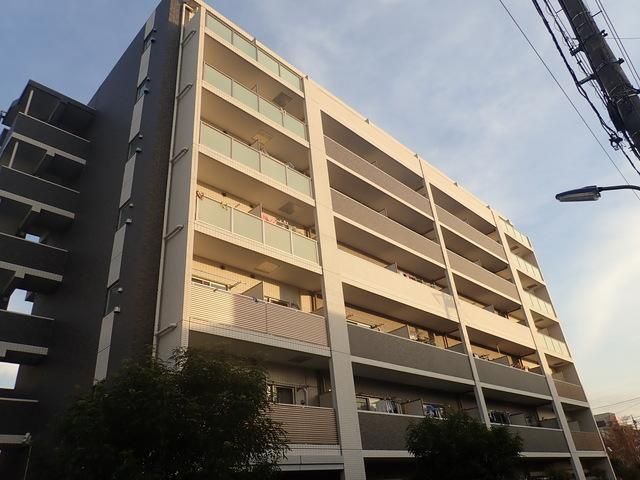 練馬区高松のマンションの建物外観