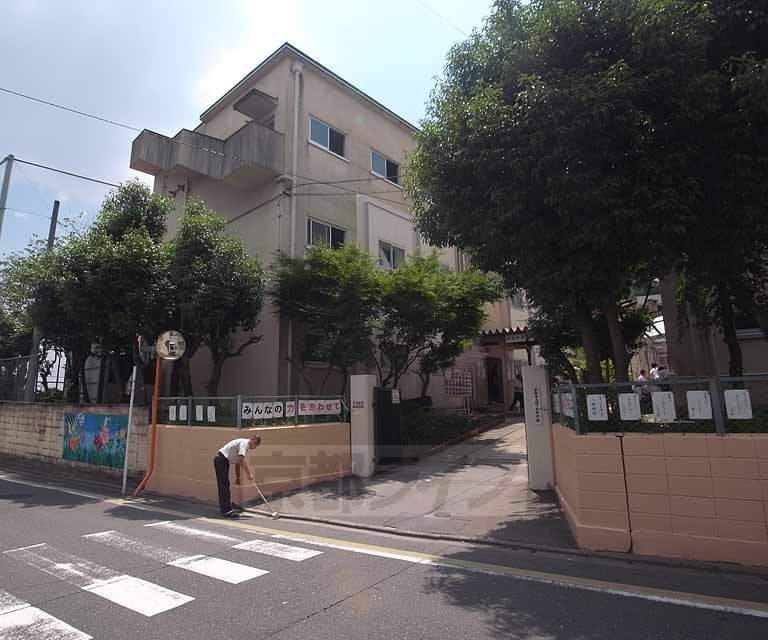 【京都市右京区花園岡ノ本町のマンションの中学校】