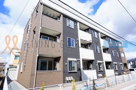 郡山市田村町徳定のアパートの建物外観