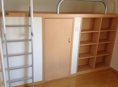 居室・リビング　備品や設備仕様は号室等により異なります現地をご確認下さい。