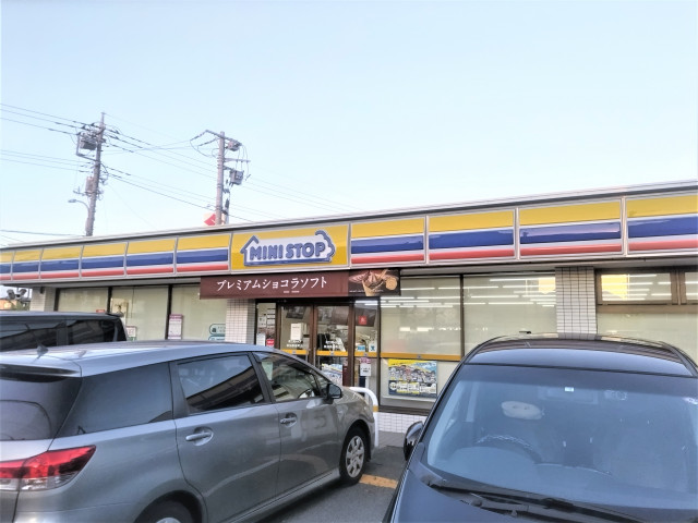 コンビニ　ミニストップ草加新里町（コンビニ）まで450m