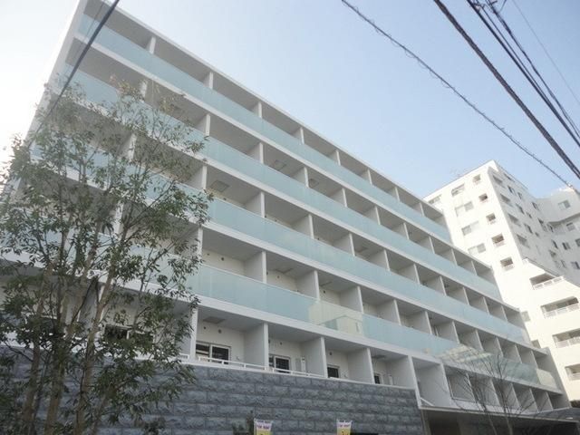 新宿区新宿のマンションの建物外観