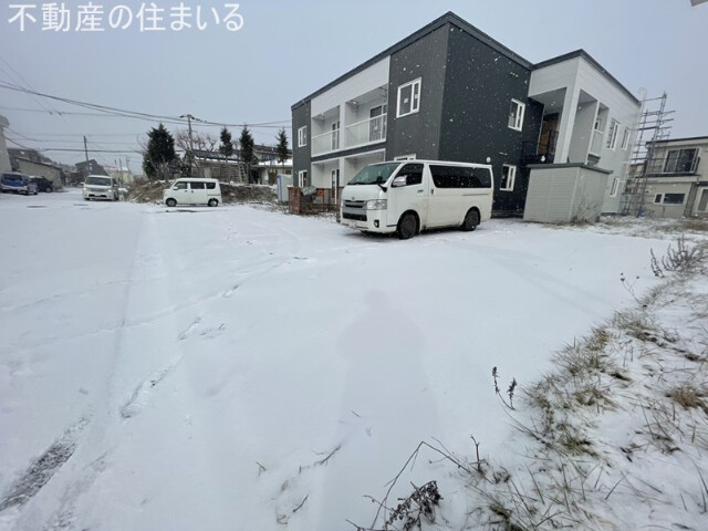 【札幌市南区南沢一条のアパートの駐車場】