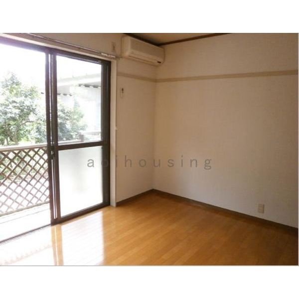 居室・リビング　ウッドデッキあります