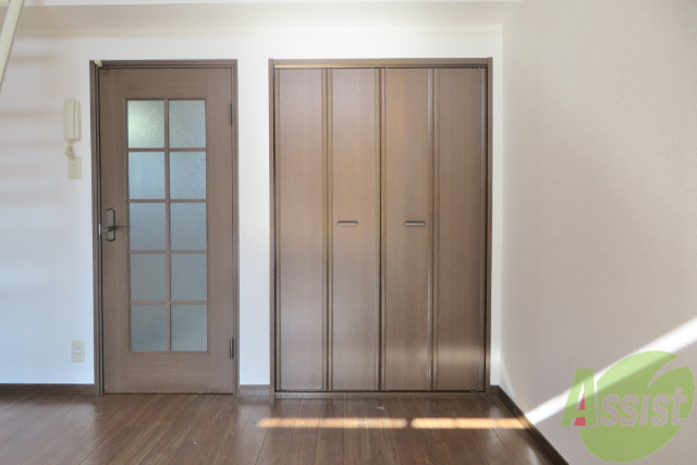 収納　収納はこちら、たくさん入りそうですねー