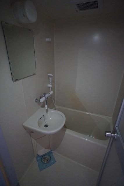 バス・シャワールーム　同物件別室です。