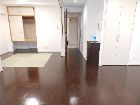 居室・リビング　室内