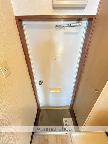 メイプルコート一万城 A・B・C棟の玄関写真