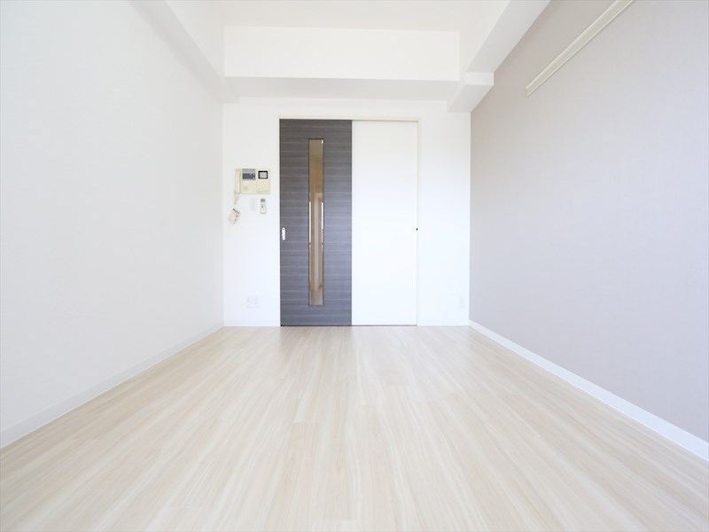 居室・リビング　洋室7.1帖　エアコン完備　南面バルコニー