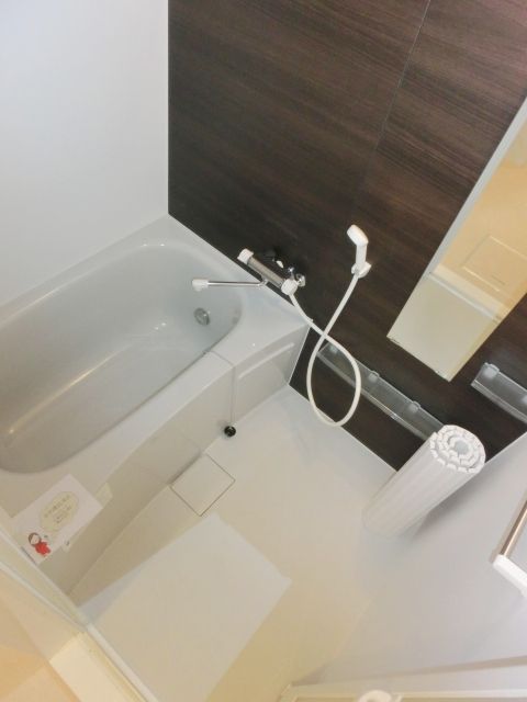 バス・シャワールーム　追い焚き機能付きのバス