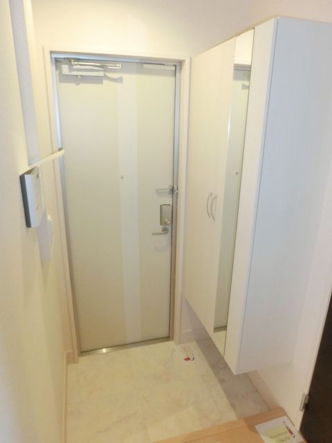 玄関　シューズボックス付きの玄関です