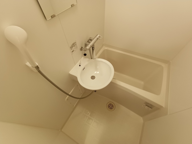 バス・シャワールーム　同タイプの物件写真です。