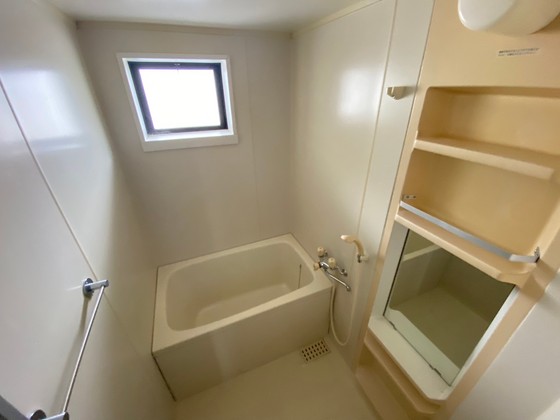 バス・シャワールーム　※他の号室の写真になります。