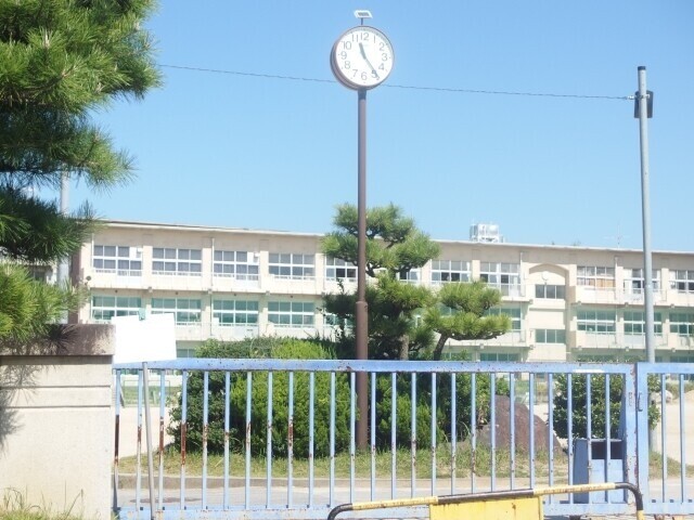 中学校　岡崎市立竜海中学校（中学校）まで1824m