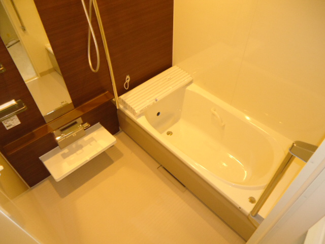 バス・シャワールーム　バスルーム