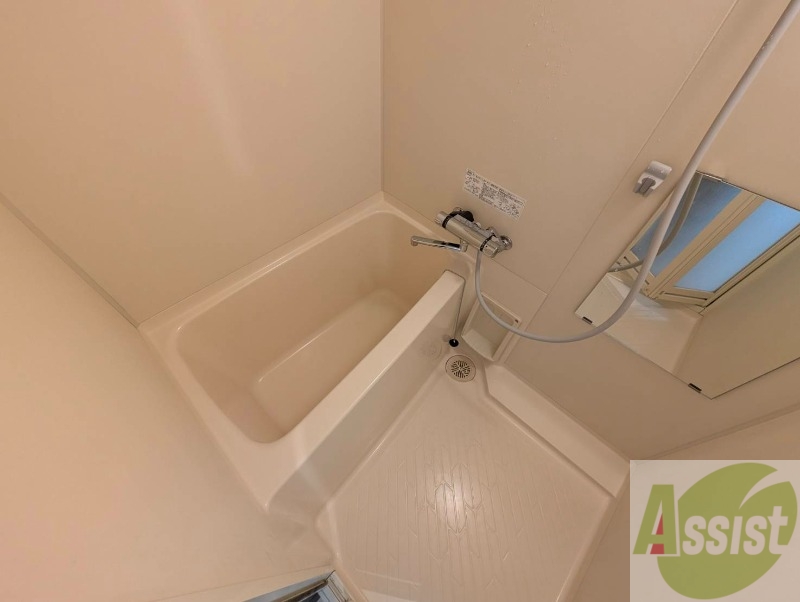 バス・シャワールーム　お風呂になります。一日の疲れを癒してくださいね。