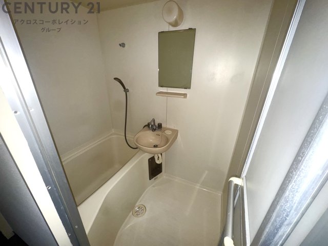 バス・シャワールーム　洗面台のあるお風呂です♪