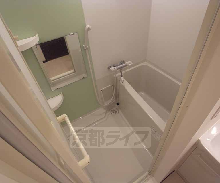 バス・シャワールーム　家具、家電付きのお部屋です。