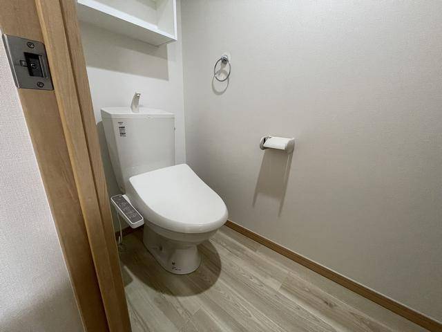 トイレ　広く見えるトイレです。