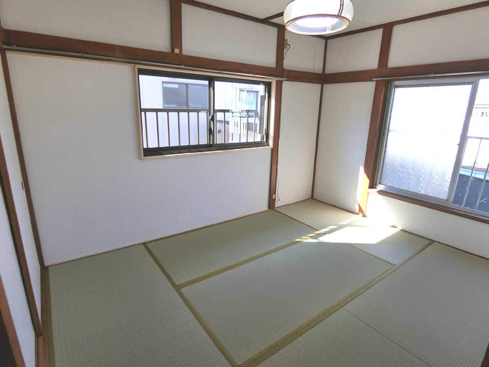 その他部屋・スペース　和室6畳。この部屋だけ雨戸があります。